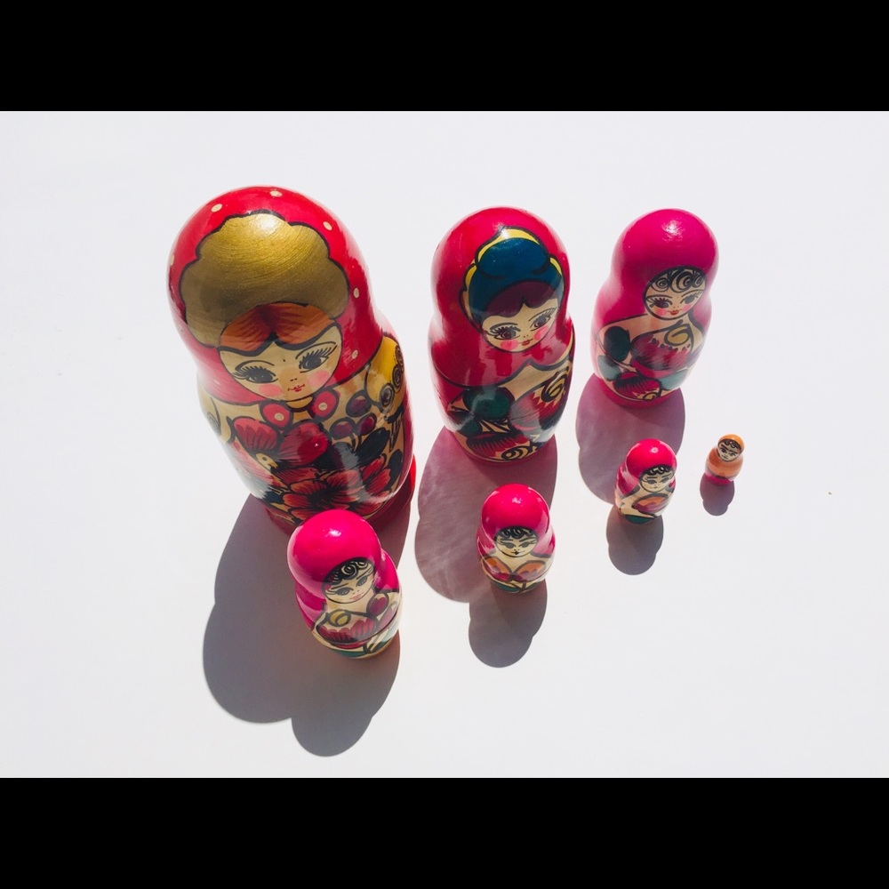 Russian Nesting Dolls Set of 7 - NWOB